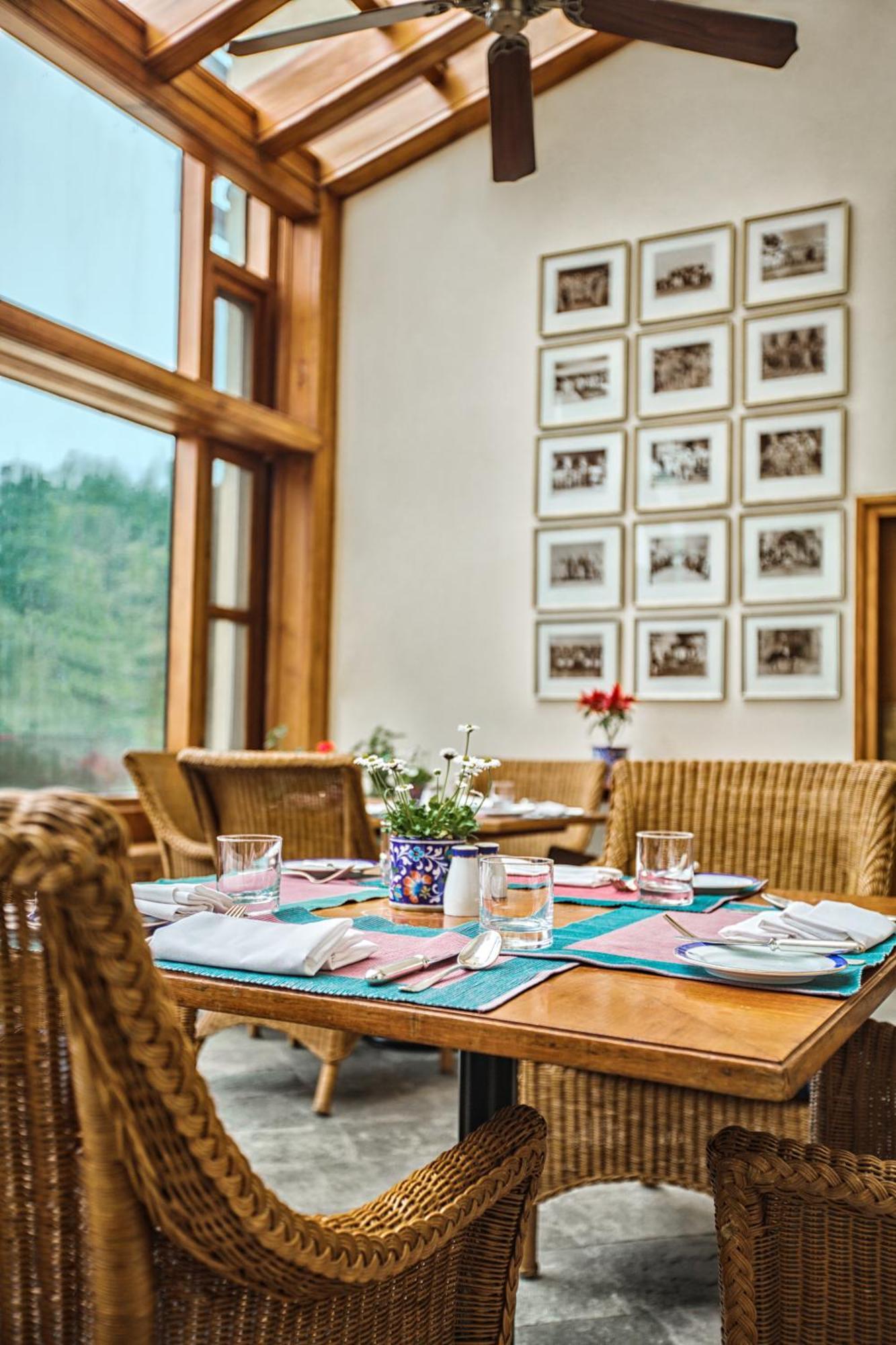 Wildflower Hall, An Oberoi Resort, Shimla Eksteriør billede